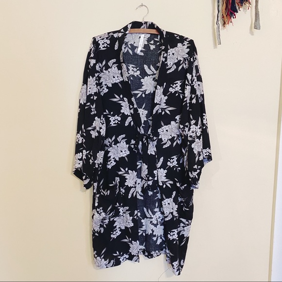 Spiritual Gangster Other - Spiritual Gangster • black floral luxe maya kimono
